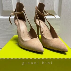 EUC- Gianni Bini heels